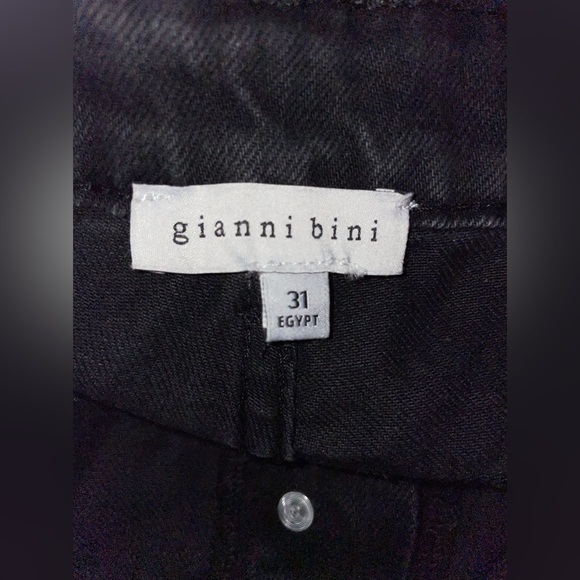 NWOT Distressed Denim High Waisted black Jean Shorts NEW Washed sz 31
Retail $39 - Picture 2 of 11